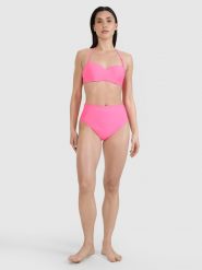 4F Dół od bikini damski - różowy M. Czerwone bikini damskie 4f, bez wzorów. W wyprzedaży za 39.99 zł.