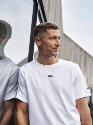 4F T-shirt regular z nadrukiem męski 4F x Robert Lewandowski - biała S. Białe t-shirty męskie 4f, l, bez wzorów, z bawełny, bez kołnierzyka. Za 99.99 zł.