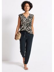 Street One Koszulka w kolorze biało-beżowo-ciemnozielonym rozmiar: 46. Białe t-shirty damskie Street One, bez wzorów, z włókna, bez kołnierzyka. Za 96.37 zł.