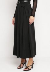 Czarna Rozkloszowana Spódnica z Szerokimi Plisami i Paskiem w Komplecie Henlitta. Czarne spódniczki damskie Born2be, l, bez wzorów, eleganckie, maxi, rozkloszowane. Za 179.99 zł.