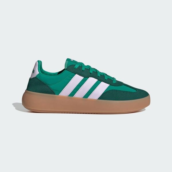Buty Barreda Decode. Czerwone obuwie trekkingowe damskie Adidas. Za 319.00 zł.