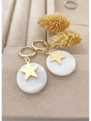 Nakkash Pozłacane kolczyki-kreole z masą perłową rozmiar: onesize. Białe kolczyki damskie Nakkash, z perłą, pozłacane. Za 43.99 zł.