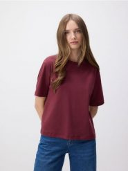 Bawełniany t-shirt - burgundowy. Czerwone t-shirty damskie Reserved, l, bez wzorów, z bawełny, bez kołnierzyka. W wyprzedaży za 69.99 zł.