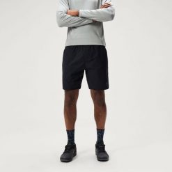 Szorty Endura Loop Baggy. Czarne szorty damskie ENDURA, bez wzorów, wakacyjne. Za 219.99 zł.