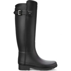 Hunter czarne Original Refined Back Strap Black. Czarne kalosze damskie Hunter, bez wzorów. W wyprzedaży za 609.00 zł.