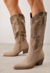Ciemnobeżowe Kozaki Kowbojki na Stożku z Ozdobnymi Przeszyciami w Stylu Western Nulia. Brązowe kozaki damskie Renee, z jeansu, bez obcasa, na obcasie. Za 199.99 zł.