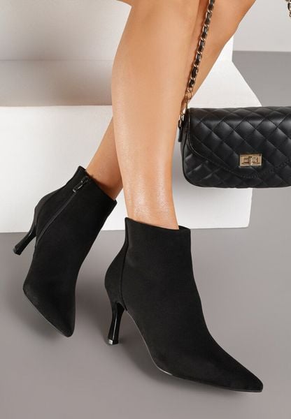 Czarne Botki na Szpilce w Klasycznym Stylu Latariela. Czarne botki damskie Renee, na jesień, z jeansu, eleganckie, bez obcasa, na obcasie, bez zapięcia. Za 119.99 zł.