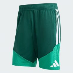 Spodenki treningowe Algieria 26. Zielone szorty sportowe męskie Adidas, s, z materiału, do piłki nożnej. Za 199.00 zł.