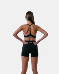 Damski stanik sportowy z plecami Y na jogę i pilates – Encore – czarny. Czarne biustonosze sportowe damskie AESTHETICWOLF, bez wzorów, z dzianiny. Za 179.99 zł.