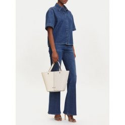 Torebka MICHAEL Michael Kors. Białe torebki klasyczne damskie MICHAEL Michael Kors, bez wzorów, bez dodatków. Za 721.99 zł.