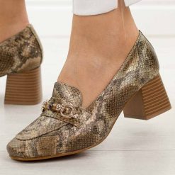 Złote półbuty damskie na słupku M.Daszyński 25141-1. Żółte półbuty damskie M.Daszyński, bez wzorów, ze skóry, casualowe, bez obcasa, na słupku. Za 179.00 zł.