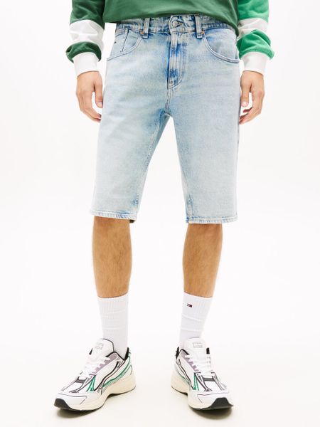 Tommy Jeans szorty dżinsowe - Ronnie Mężczyźni Bawełna niebieski, 30. Niebieskie szorty męskie Tommy Jeans, z bawełny, bez kołnierzyka. Za 229.95 zł.
