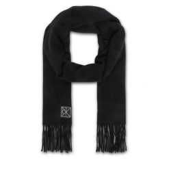 Szalik Calvin Klein. Czarne szaliki i kominy damskie CALVIN KLEIN, bez wzorów. Za 569.99 zł.