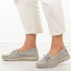 Szare ażurowe skórzane mokasyny damskie Vinceza 95401. Szare mokasyny damskie VINCEZA, z jeansu. Za 199.00 zł.