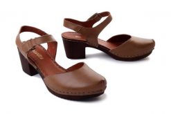 MANITU 910997-08 beige, sandały damskie. Brązowe sandały damskie Manitu, bez wzorów, bez obcasa, na obcasie. Za 235.92 zł.