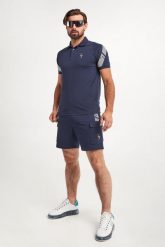 Spodenki męskie EA7 EMPORIO ARMANI. Szorty męskie EA7 Emporio Armani, bez kołnierzyka. W wyprzedaży za 229.50 zł.