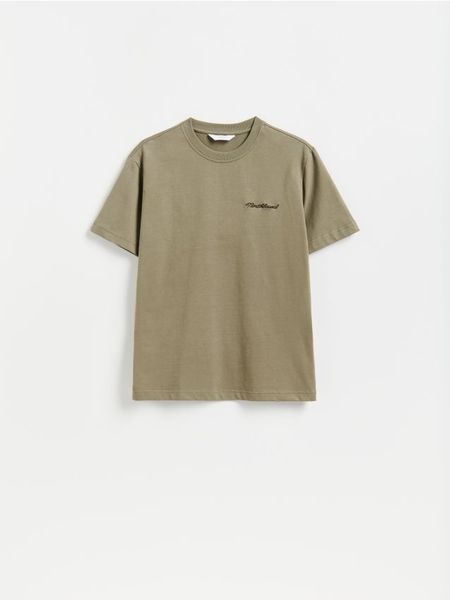 T-shirt comfort z nadrukiem na plecach - oliwkowy. Zielone t-shirty męskie Reserved, l, bez wzorów, z bawełny, bez kołnierzyka. Za 69.99 zł.
