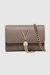 VALENTINO Mała brązowa kopertówka Divina Pochette. Brązowe torebki wieczorowe Valentino by Mario Valentino, bez wzorów, bez kołnierzyka, bez ramiączek. W wyprzedaży za 264.99 zł.
