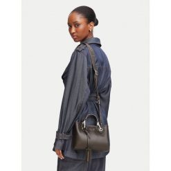Torebka Emporio Armani. Brązowe torebki klasyczne damskie Emporio Armani, bez wzorów, bez dodatków. Za 1,169.00 zł.