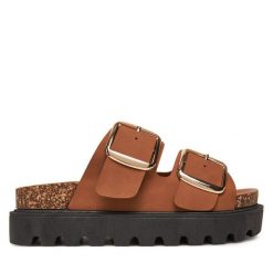Klapki DeeZee. Brązowe klapki damskie DeeZee, bez wzorów, bez obcasa. Za 139.99 zł.