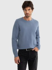 Sweter męski bawełniany klasyczny niebieski Reyli 401. Niebieskie swetry męskie Big Star, l, bez wzorów, z bawełny, bez kołnierzyka. W wyprzedaży za 179.99 zł.