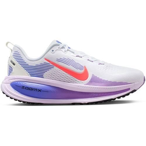 Buty do biegania damskie Nike Vomero 18. Białe obuwie do biegania damskie Nike. Za 655.00 zł.