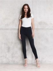 Jegginsy push up - czarny. Czarne legginsy damskie Sinsay, l, bez wzorów, z bawełny. Za 39.99 zł.