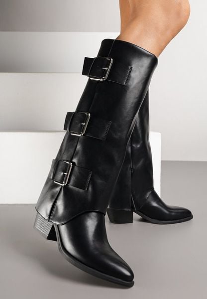 Czarne Kozaki w Stylu Kowbojek na Obcasie z Wywiniętą Cholewką i Klamrą Latorema. Czarne kozaki damskie Born2be, z jeansu, bez obcasa, na obcasie. Za 139.99 zł.