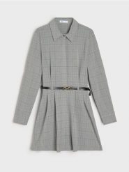 Elegancka sukienka koszulowa z paskiem - wielobarwny. Sukienki damskie Sinsay, l, bez wzorów, eleganckie, bez kołnierzyka, bez ramiączek, koszulowe. Za 69.99 zł.