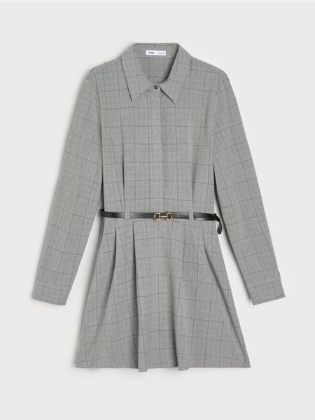 Elegancka sukienka koszulowa z paskiem - wielobarwny. Sukienki damskie Sinsay, l, bez wzorów, eleganckie, bez kołnierzyka, bez ramiączek, koszulowe. Za 69.99 zł.