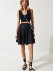 Happiness Istanbul Spódnica w kolorze czarnym rozmiar: 38. Czarne spódniczki damskie Happiness Istanbul, bez wzorów, midi. Za 52.99 zł.