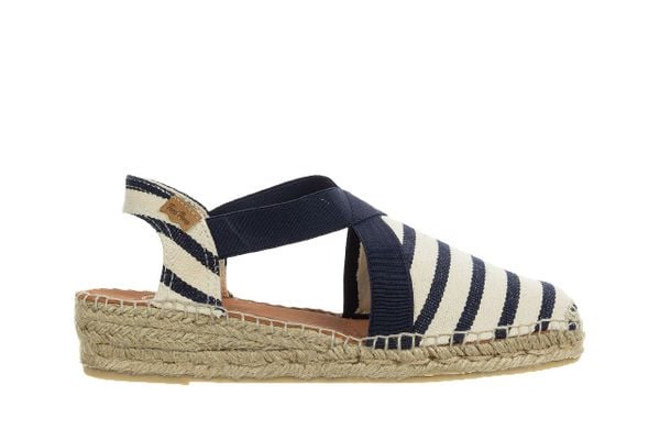 Sandały Toni Pons Vinaros Cru Mari Ecru Navy 204016, Granatowy, Materiał - 36. Niebieskie sandały damskie Toni Pons, bez wzorów, z bawełny, bez obcasa. W wyprzedaży za 179.10 zł.