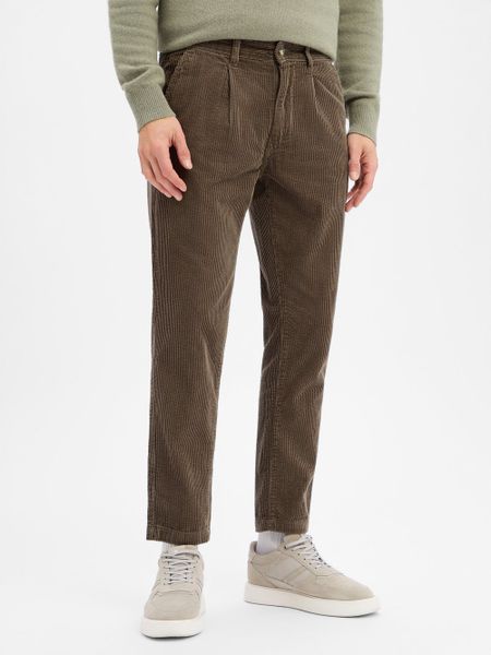 Lindbergh spodnie sztruksowe Mężczyźni Bawełna zielony, S. Zielone spodnie materiałowe męskie Lindbergh, bez wzorów, z bawełny, eleganckie. Za 399.95 zł.