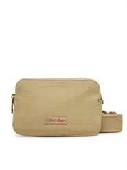 Calvin Klein Torebka Webbing Strap Canvas Camera Bag LV04F3385G Beżowy. Brązowe listonoszki damskie CALVIN KLEIN, bez wzorów, z materiału, bez dodatków. Za 369.99 zł.