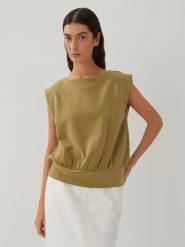 Someday Top dresowy w kolorze khaki rozmiar: 40. Brązowe topy damskie Someday, bez wzorów, z dresówki, bez kołnierzyka. Za 114.17 zł.