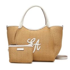 Torebka Emporio Armani. Brązowe torebki klasyczne damskie Emporio Armani, bez wzorów, bez dodatków. Za 1,619.00 zł.