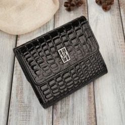 Portfel damski skórzany mały croco czarny z ochroną RFID Paolo Peruzzi AL-03-BL. Brązowe portfele damskie bez wzorów, ze skóry. Za 79.00 zł.