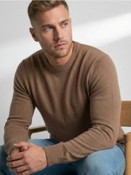 Bawełniany sweter basic - brązowy. Brązowe swetry męskie Sinsay, l, bez wzorów, z bawełny, bez kołnierzyka. Za 39.99 zł.