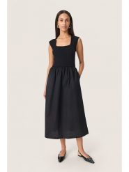 Soaked in Luxury Sukienka w kolorze czarnym rozmiar: S. Czarne sukienki damskie Soaked in Luxury, s, bez wzorów, bez kołnierzyka, bez ramiączek, midi, rozkloszowane. Za 208.99 zł.