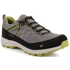 Buty trekkingowe dla mężczyzn SAMARIS LITE LOW. Szare buty trekkingowe męskie Regatta, bez zapięcia. Za 259.99 zł.