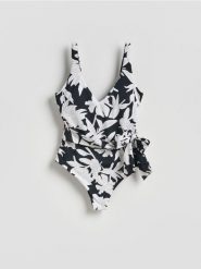 Jednoczęściowy strój plażowy - czarny. Czarne stroje jednoczęściowe damskie Reserved, bez wzorów. Za 129.99 zł.