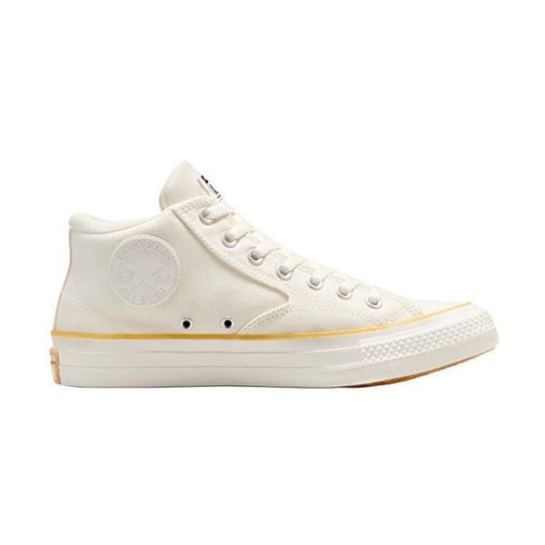 Buty sportowe Converse Chuck Taylor As Malden Street. Brązowe buty sportowe na co dzień damskie Converse, bez zapięcia. Za 490.00 zł.