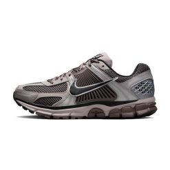 Buty do biegania Nike Zoom Vomero 5 Szary. Brązowe obuwie do biegania damskie Nike, nike zoom. Za 644.95 zł.
