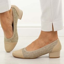 Czółenka gl damskie na obcasie M.Daszyński Sa200-16. Brązowe czółenka damskie M.Daszyński, w ażurowe wzory, z materiału, bez obcasa, na obcasie. Za 189.00 zł.