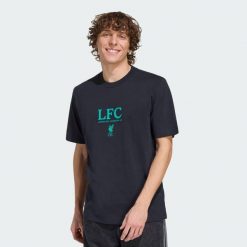 Koszulka Liverpool FC Seasonal Graphic. Czarne t-shirty sportowe męskie Adidas, z dzianiny, bez ramiączek, do piłki nożnej. Za 129.00 zł.
