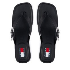 Japonki Tommy Jeans. Czarne klapki damskie Tommy Jeans, bez wzorów, z jeansu, bez obcasa. Za 409.99 zł.