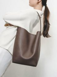 Christian Laurier Skórzana torebka "Dune" w kolorze szarobrązowym - 26 x 36 x 16 cm rozmiar: onesize. Brązowe torebki klasyczne damskie Christian Laurier, bez wzorów, z materiału, bez dodatków. Za 354.10 zł.