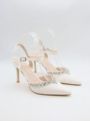 Bellucci Czółenka w kolorze białym rozmiar: 39. Białe czółenka damskie Bellucci, bez wzorów, bez obcasa, na szpilce. Za 130.99 zł.