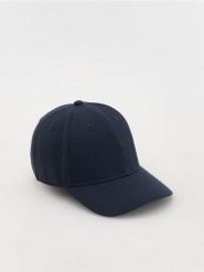 Czapka baseball z domieszką wełny - granatowy. Niebieskie czapki męskie Reserved, bez wzorów, z wełny. W wyprzedaży za 39.99 zł.