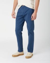 WRANGLER CASEY CHINO MĘSKIE SPODNIE MATERIAŁOWE DARK DENIM W1C050XTG 112141230. Spodnie materiałowe męskie Wrangler, bez wzorów, z denimu. Za 239.99 zł.